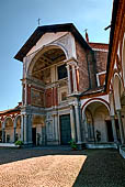 Abbiategrasso (Milano), la basilica di Santa Maria Nuova, (XIV-XV sec.) il pronao bramantesco. 